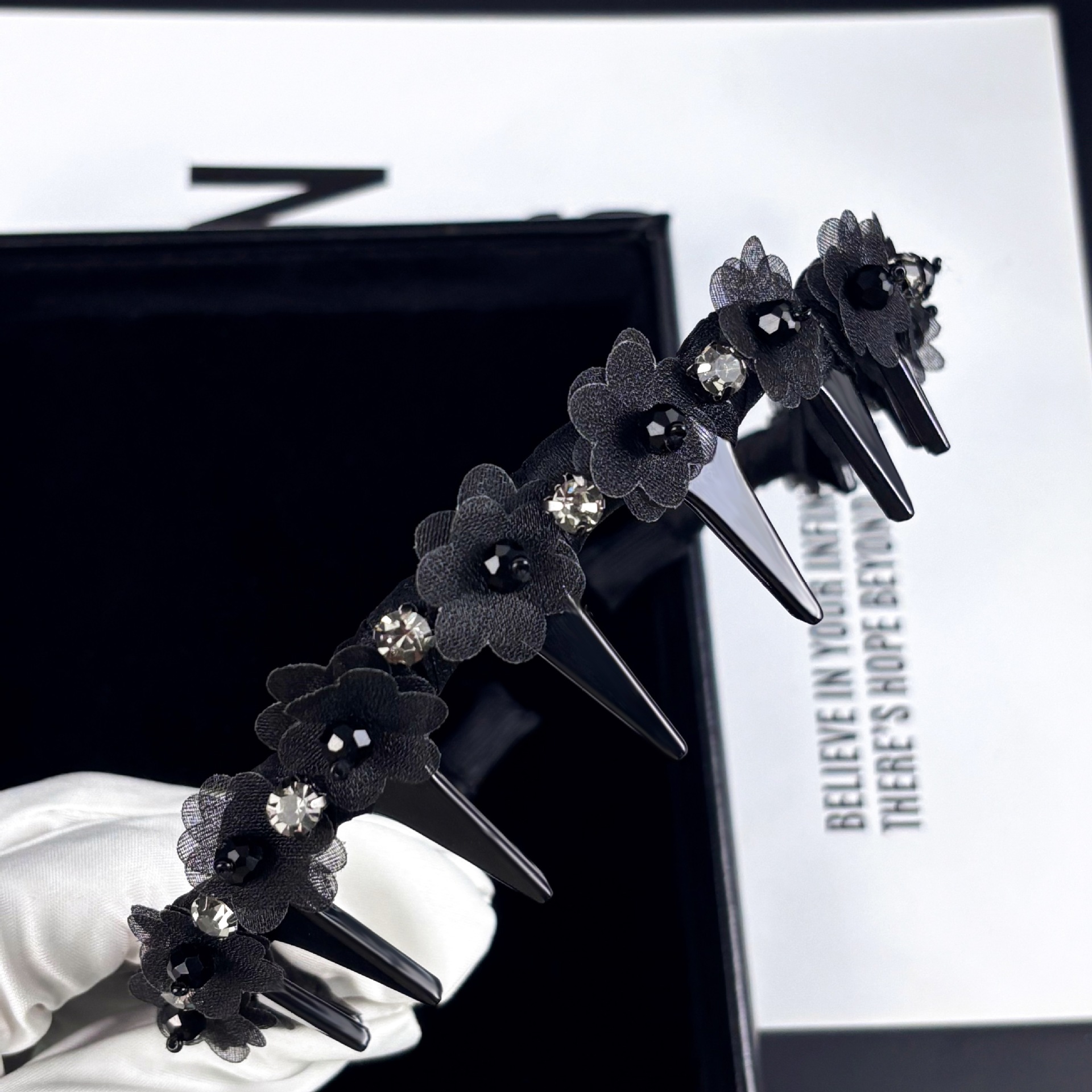 Hairbands For Women 2025 New High-End Hairpins, High-End, Fashionable, Versatile, Daily Wear, Toothed Headbands, Hair Accessories