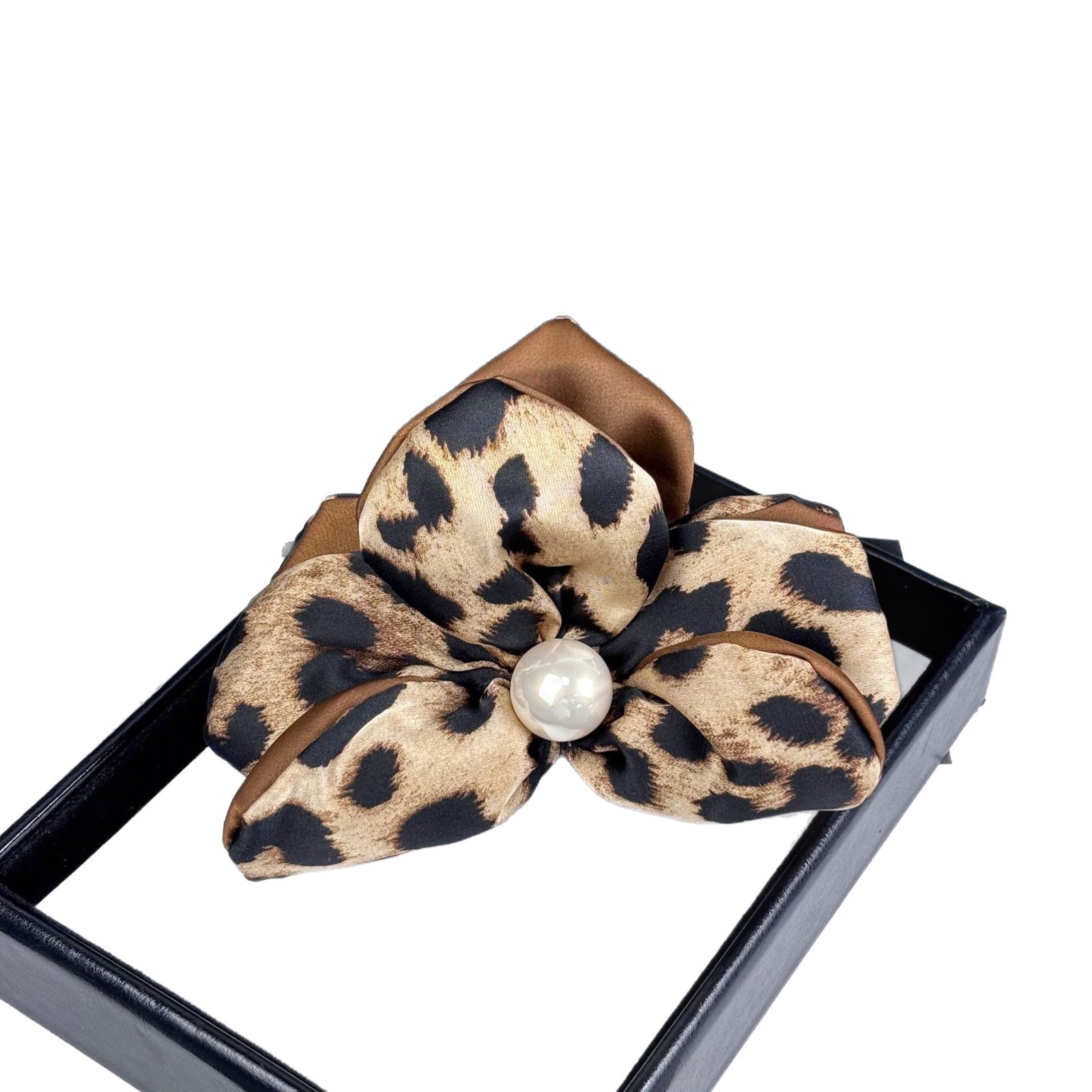 Leopard Print New Pearl Flower Hair Clip For Women, High-End, Temperament, Half-Tied Hair Shark Clip On The Back Of The Head, Girl'S Top Clip