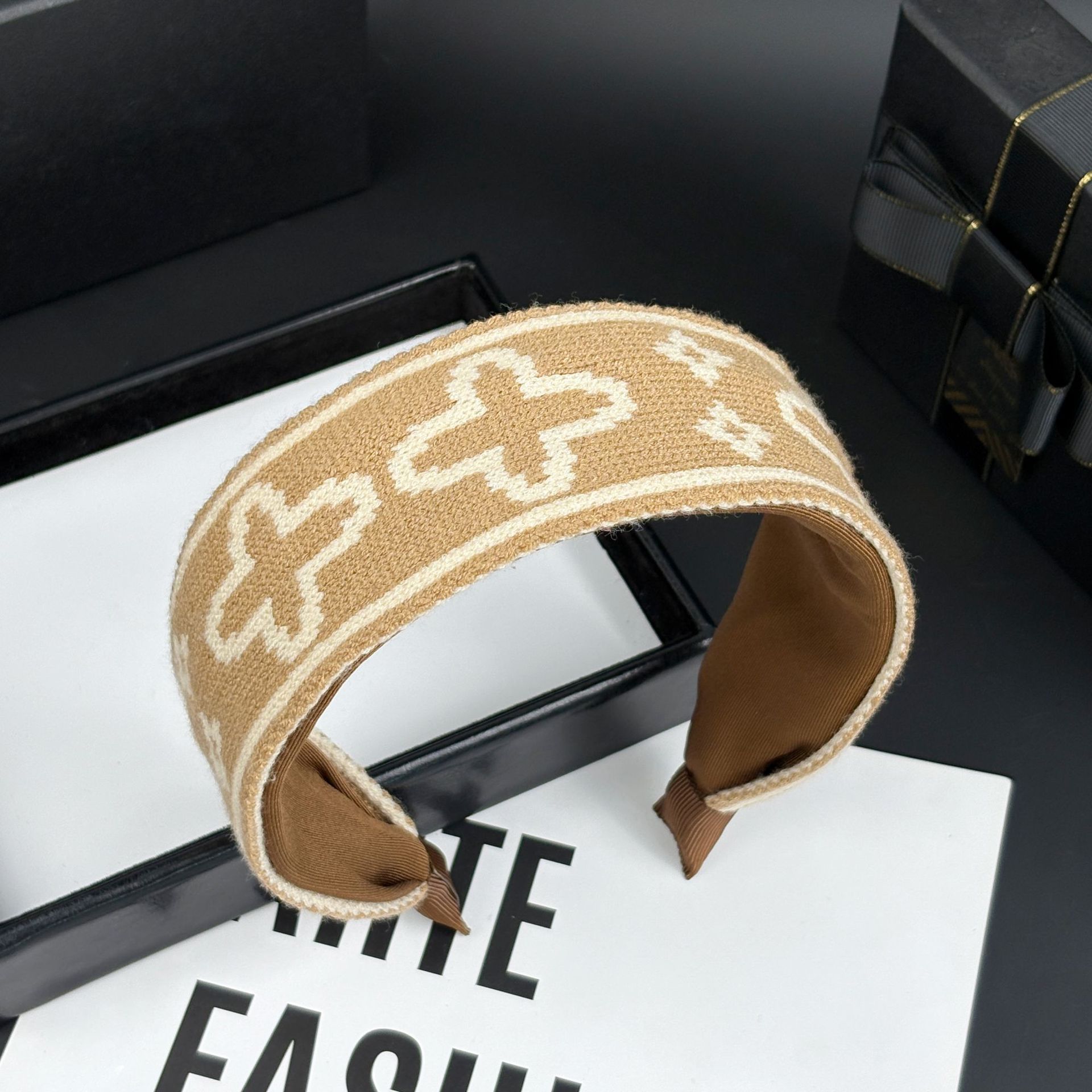 Korean Autumn And Winter Knitted Wide-Brimmed Headbands, Feminine And Versatile, Going Out And Pressing Hairbands, Hair Clips, Hairpins, Hair Accessories, Hair Accessories