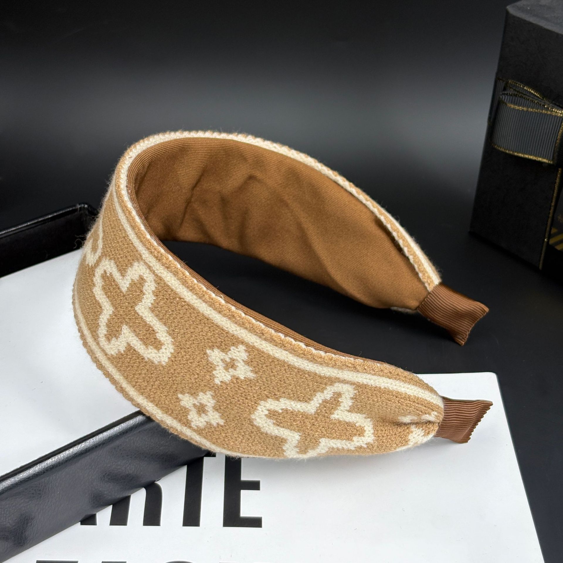 Korean Autumn And Winter Knitted Wide-Brimmed Headbands, Feminine And Versatile, Going Out And Pressing Hairbands, Hair Clips, Hairpins, Hair Accessories, Hair Accessories