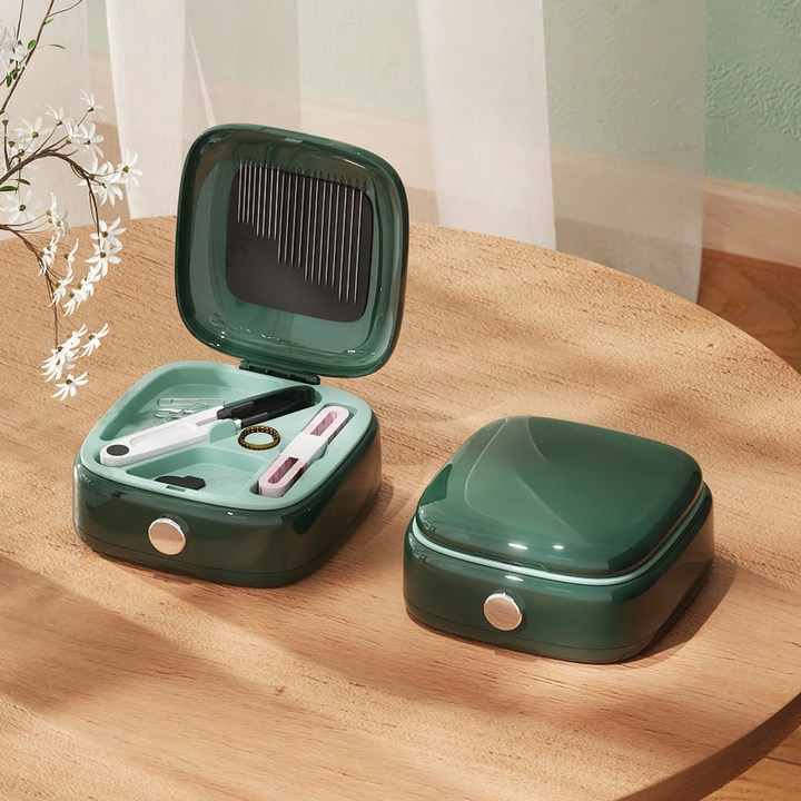  Magnetická šicí krabička s příslušenstvím 