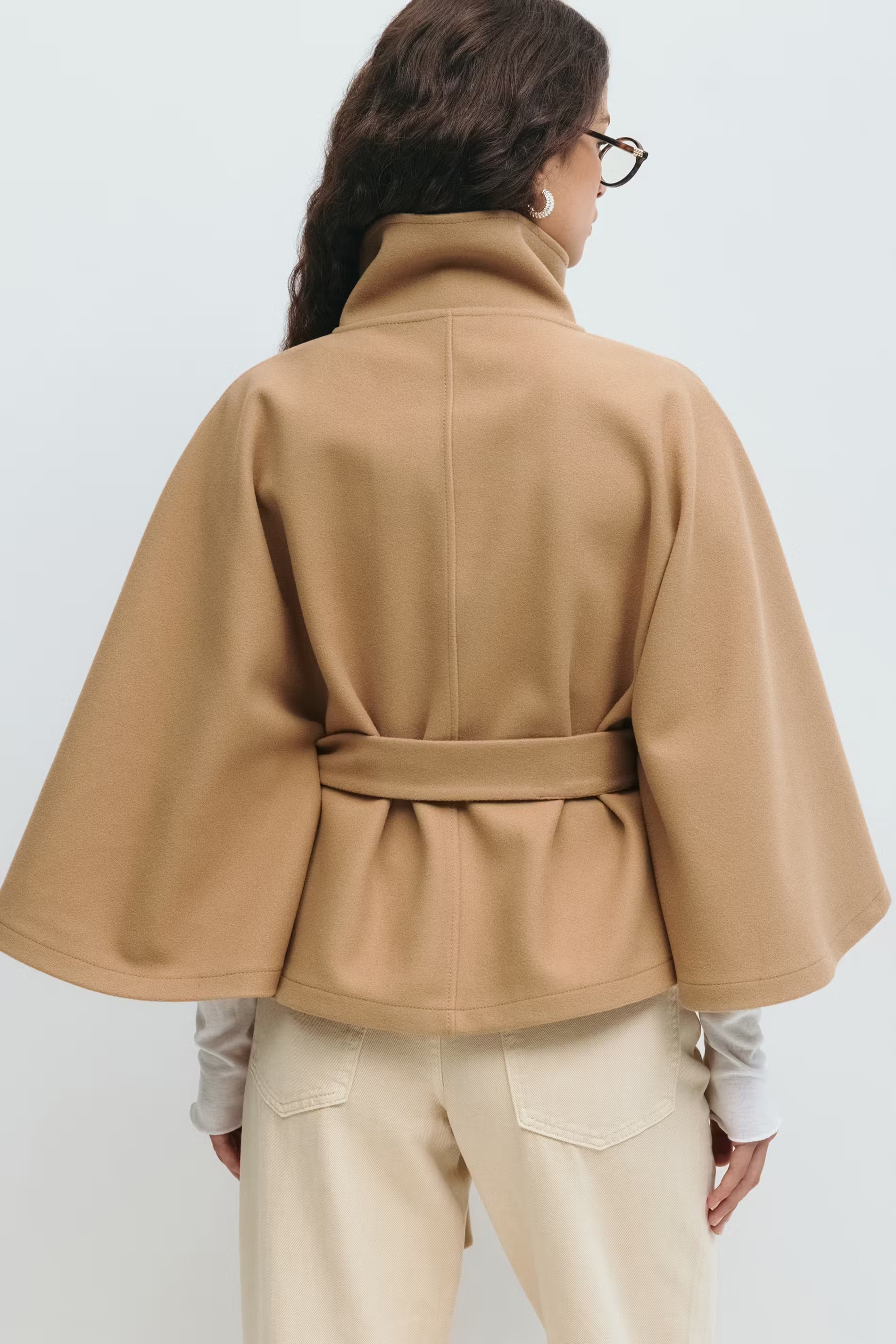 Belt cape jacket
