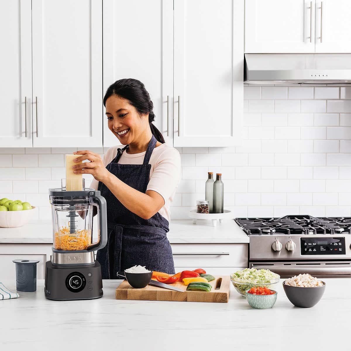 Licuadora de Uso Profesional, 7 Funciones en 1, Procesador de Alimentos y Extractor de Nutrientes, 3 Cuchillas, 2 Tapas, 2 Termos y 2 Extractores de Nutrientes (Reacondicionado)