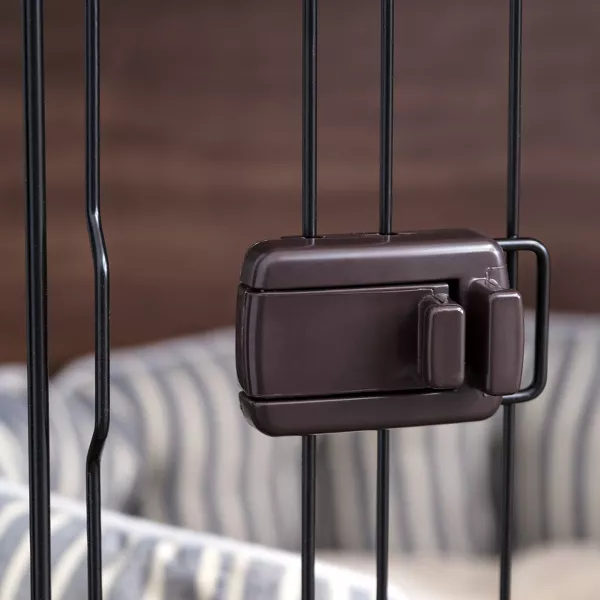 Parque para mascotas con jaula abierta para perros