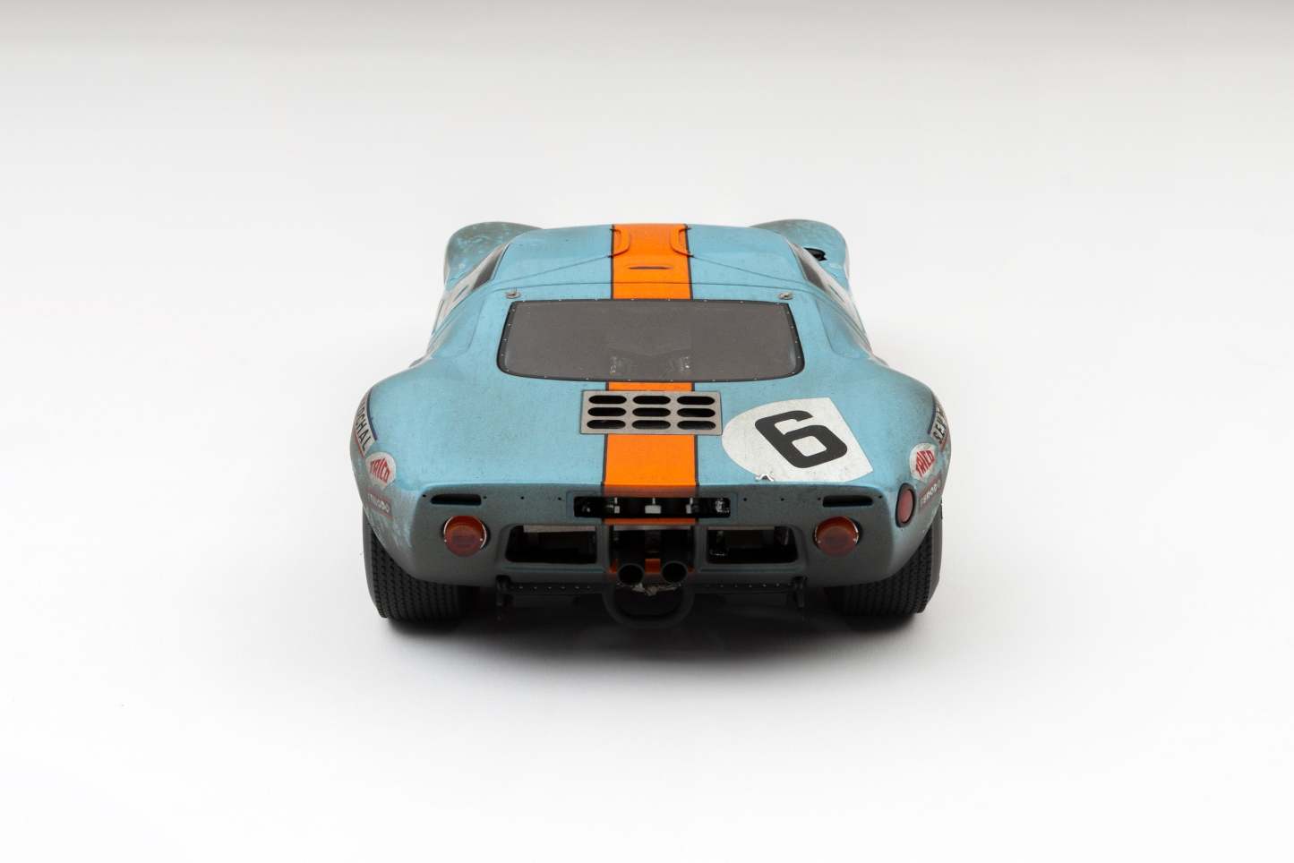 Ford GT40 - 1969 Le Mans Winner - Race Weathered