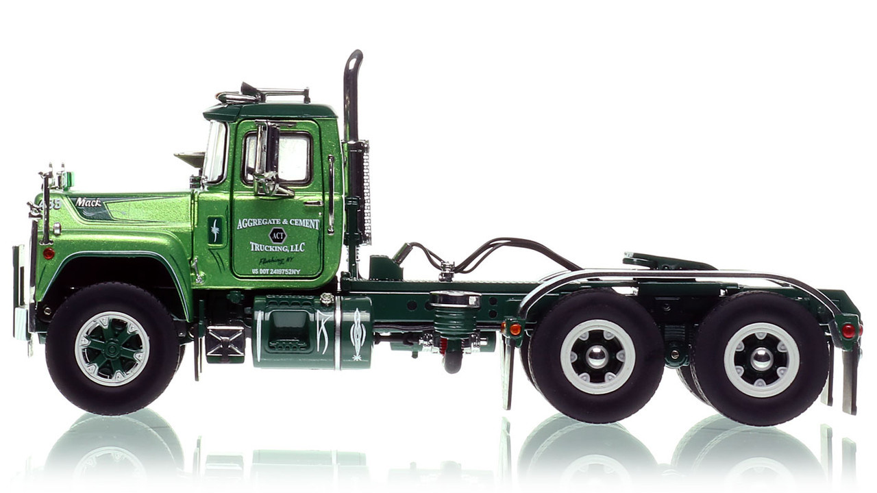 Aggregate & Cement Trucking 1989 Mack R688ST tandem axle tractor