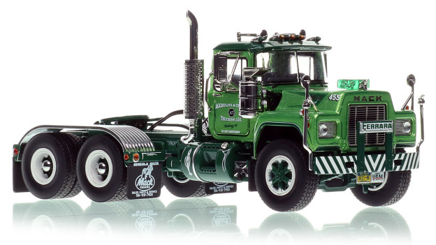 Aggregate & Cement Trucking 1989 Mack R688ST tandem axle tractor