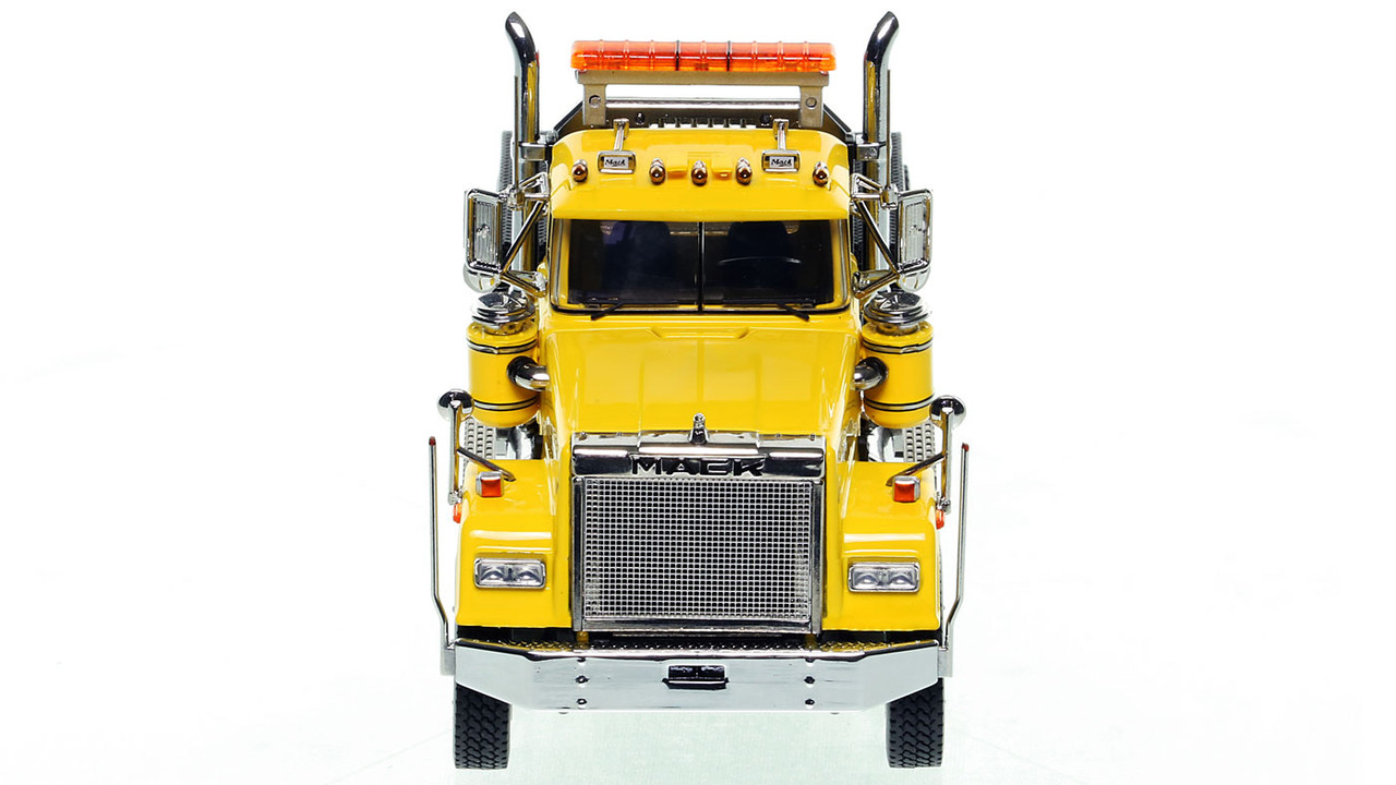 Mack Superliner Heavy Spec Tandem Axle Tractor