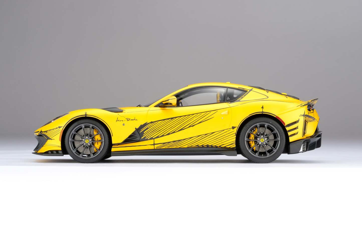 Ferrari 812 Competizione Tailor Made