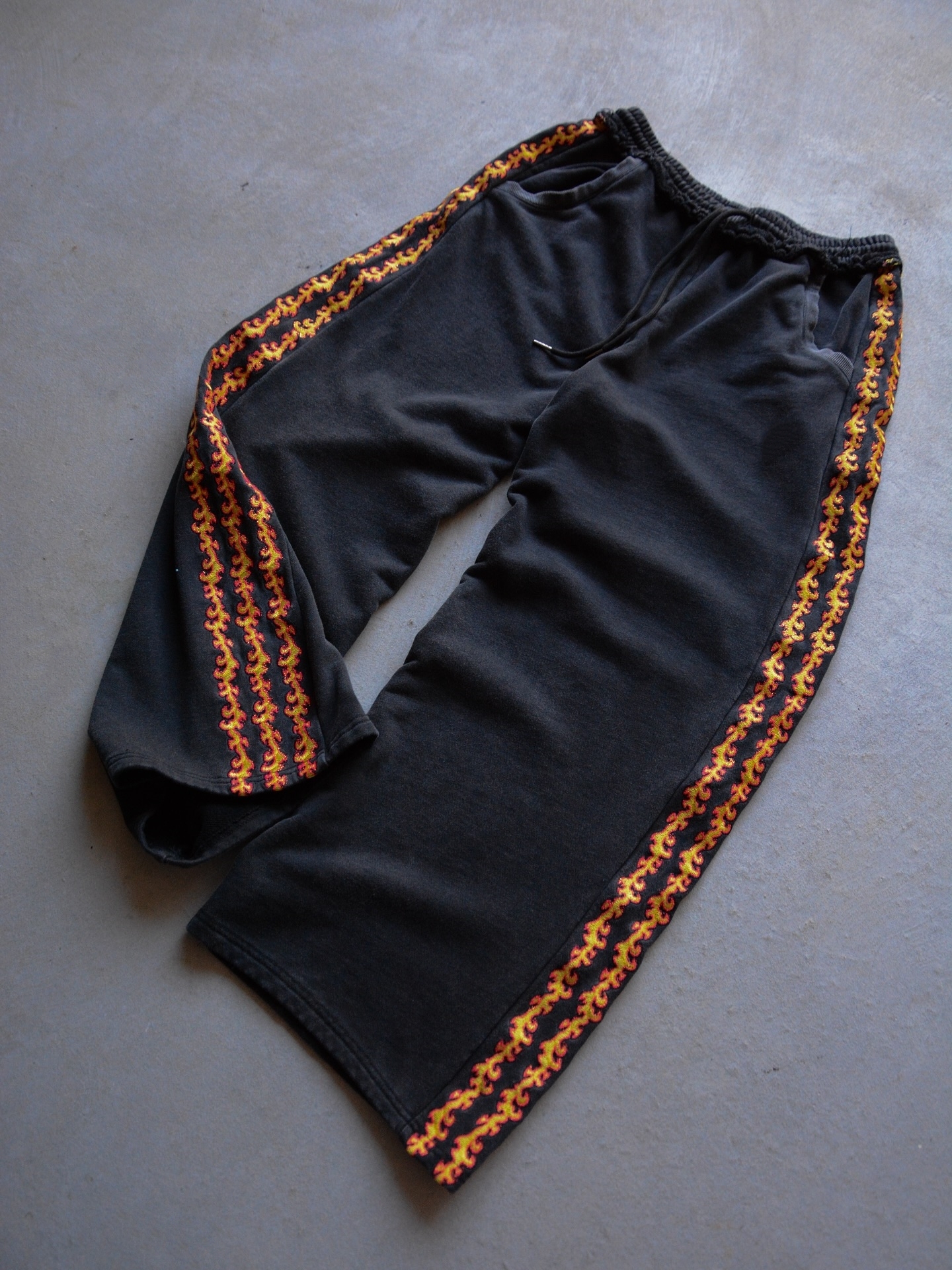 SUN BREATHING GLOWING EMBROIDERY SWEAT SET | DEMON SLAYER-LL Trendy Clothing Store