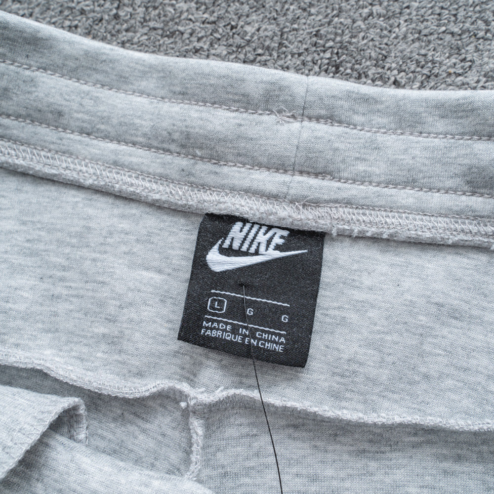 Conjunto  Tech Fleece Cinza