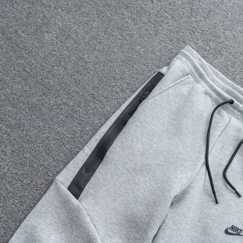 Conjunto  Tech Fleece Cinza