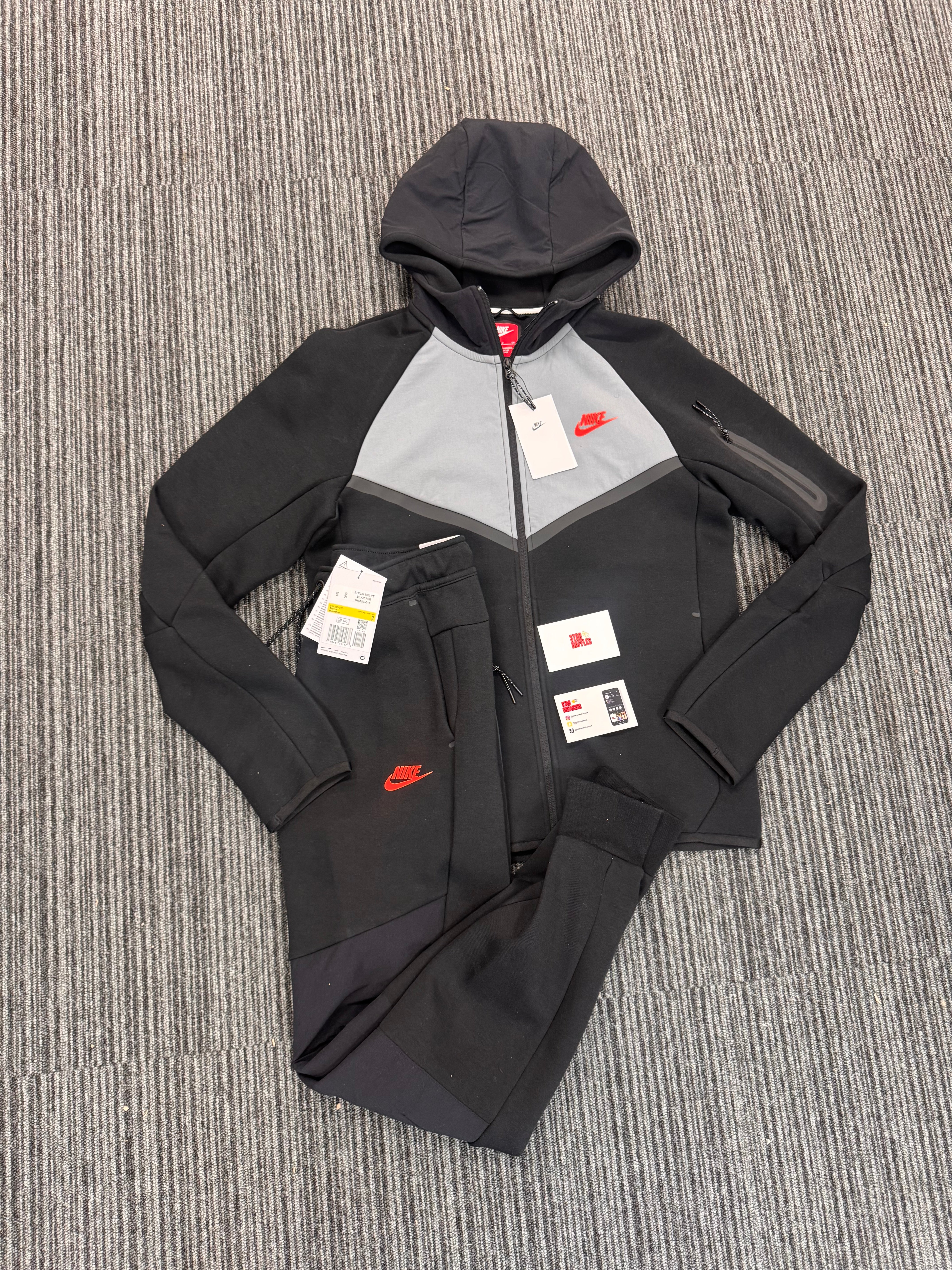 Tech fleece ‘bright crimson’ new season