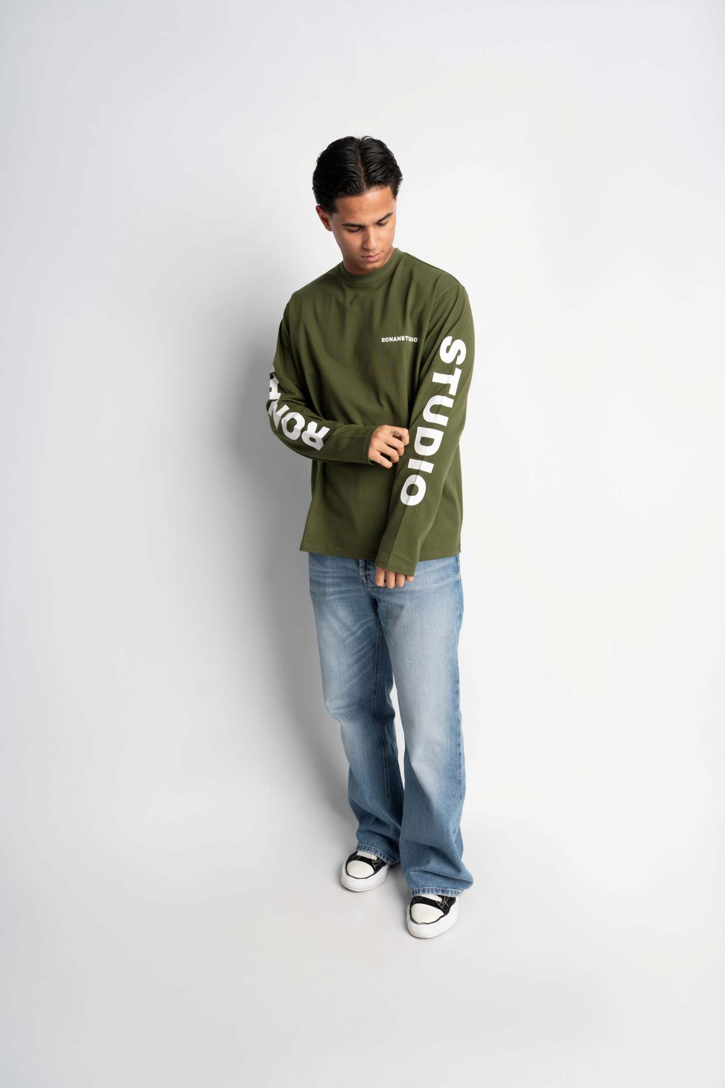 PRE-ORDER STUDIO OLIVE GREEN OVERSIZED LONGSLEEVE