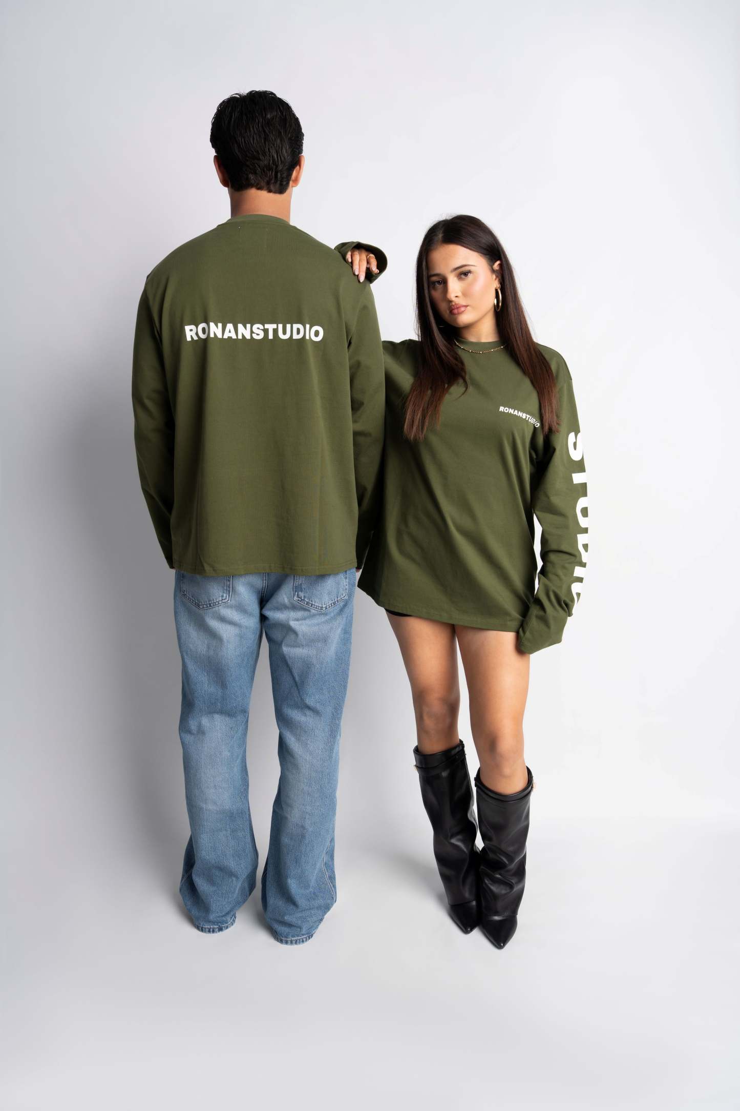 PRE-ORDER STUDIO OLIVE GREEN OVERSIZED LONGSLEEVE