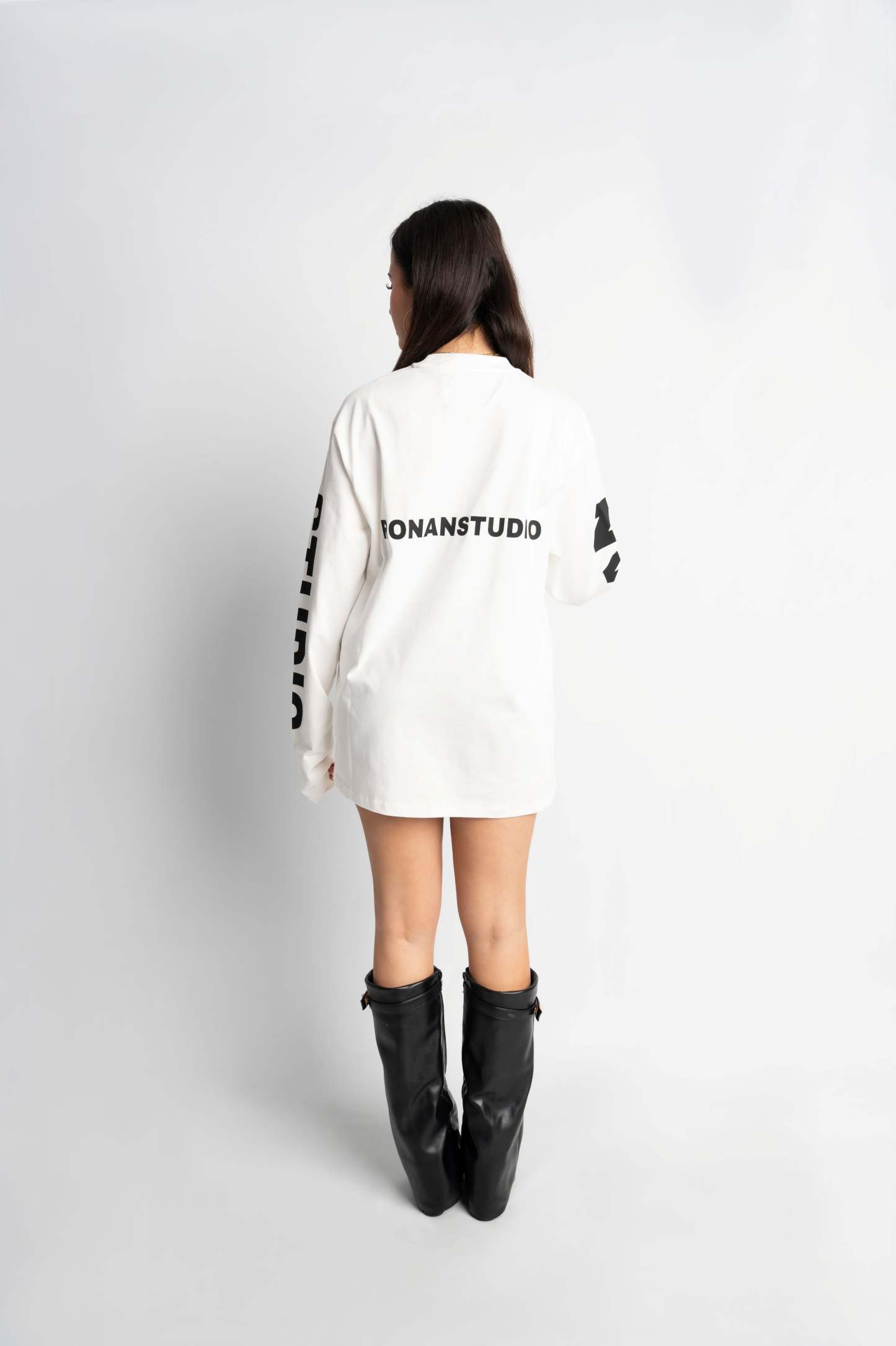 PRE-ORDER STUDIO WHITE OVERSIZED LONGSLEEVE