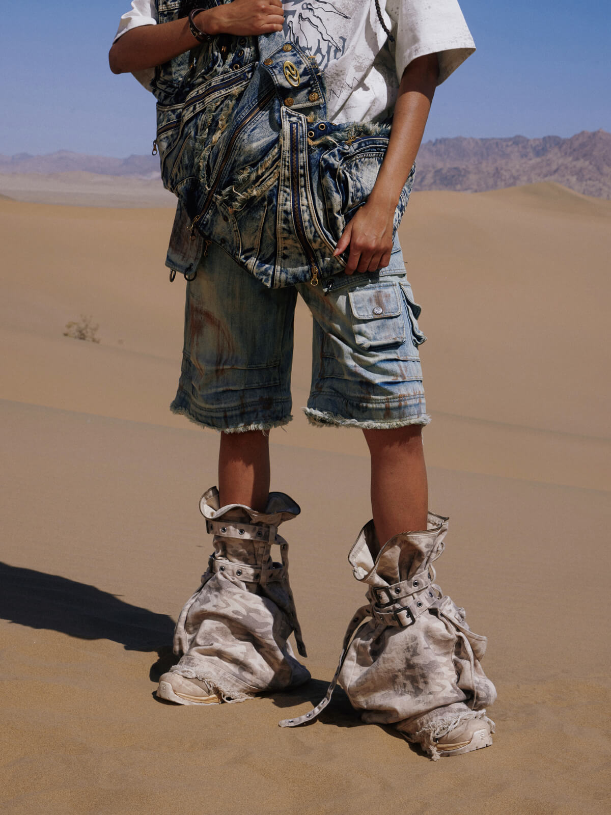 Personsoul Detachable Paneled Camo Baggy Jeans