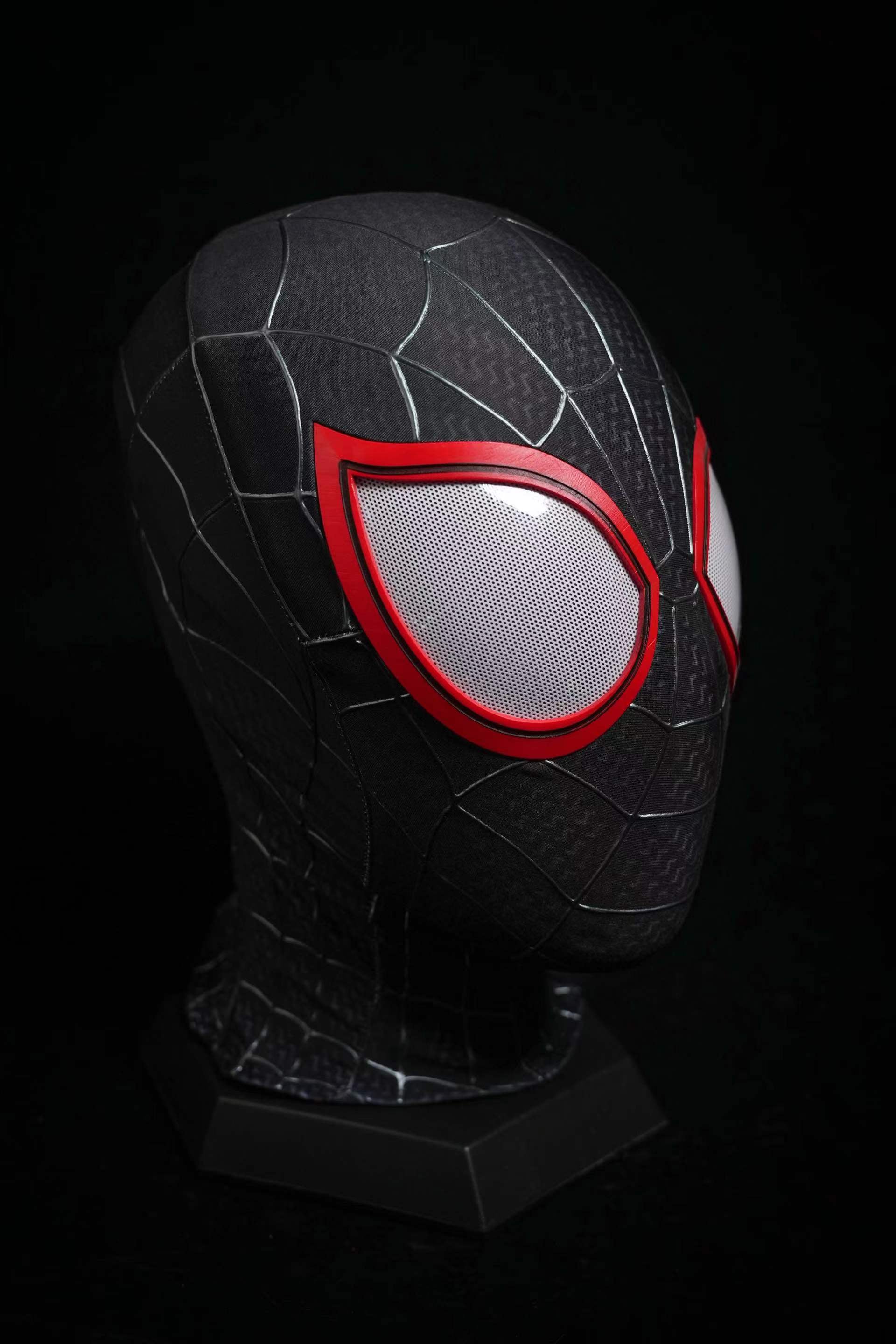 Black&Red Graffiti Style Mask