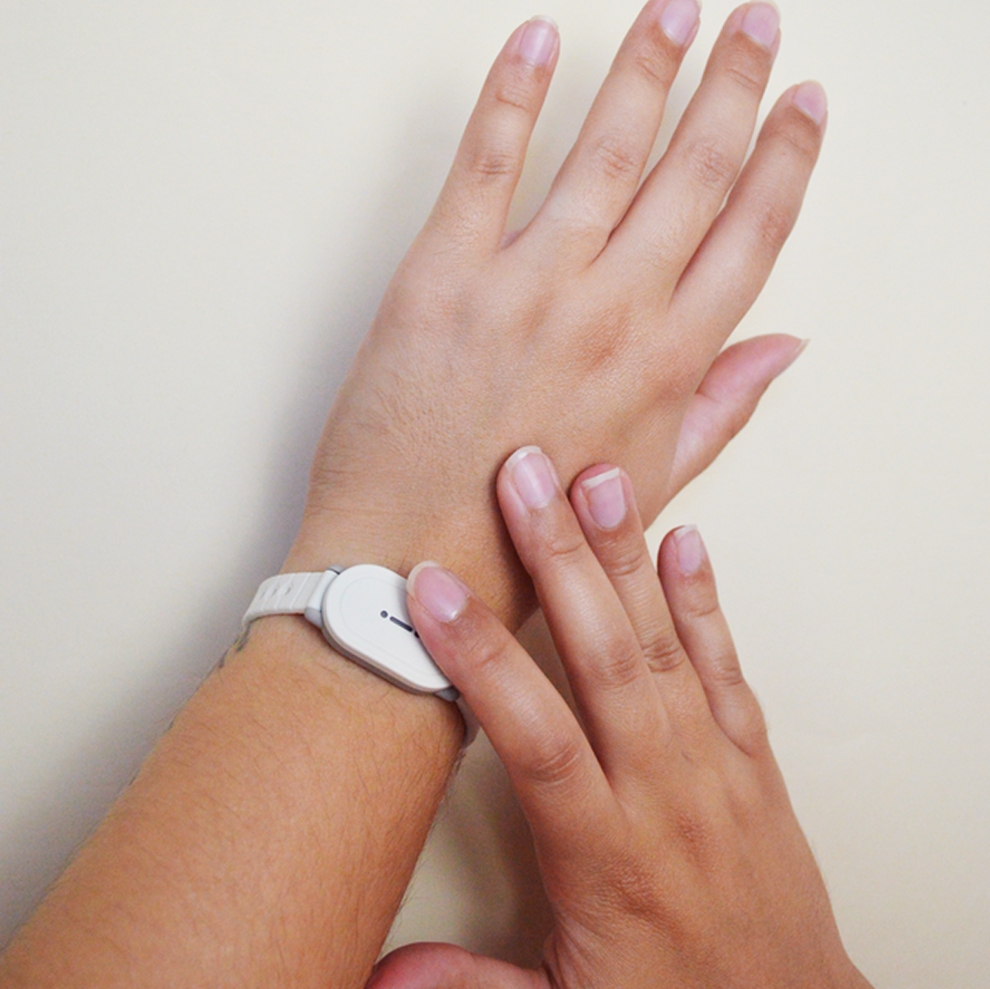 Bond Touch 4 • Long-Distance Bracelet