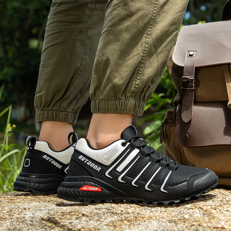 Scarpe ortopediche dal design ergonomico per dolori alla schiena, alle articolazioni e ai piedi: adatte a tutti gli uomini