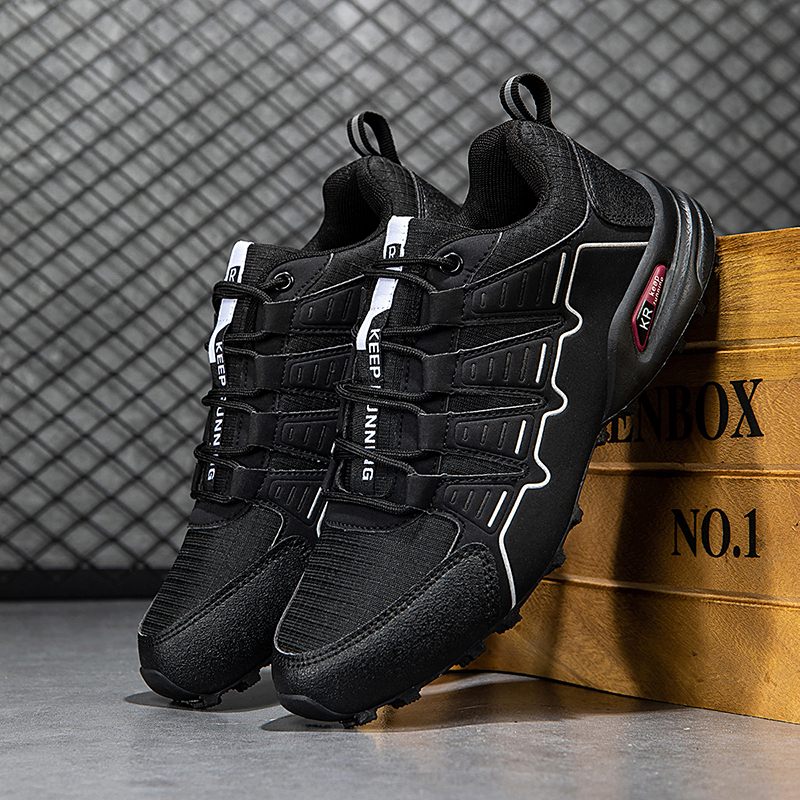 Scarpe ortopediche dal design ergonomico per dolori alla schiena, alle articolazioni e ai piedi: adatte a tutti gli uomini