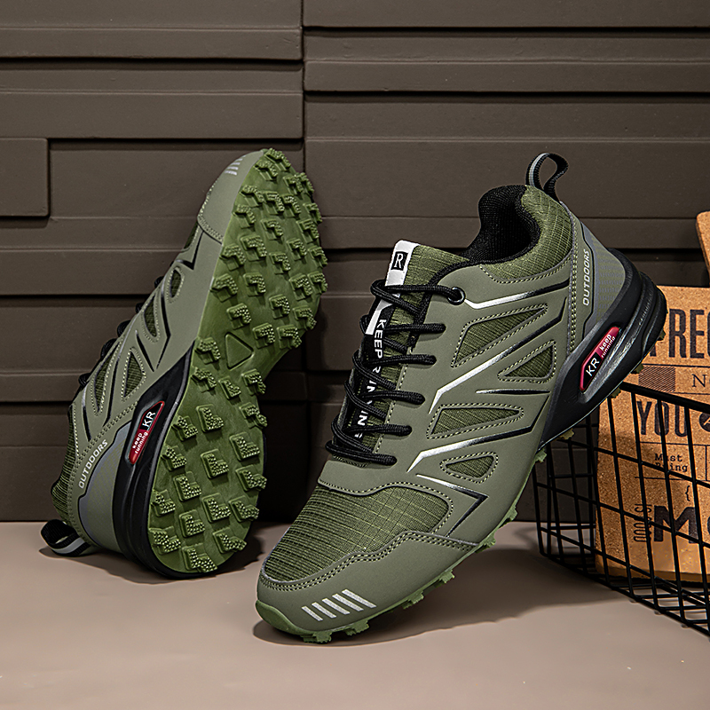 Scarpe ortopediche dal design ergonomico per dolori alla schiena, alle articolazioni e ai piedi: adatte a tutti gli uomini