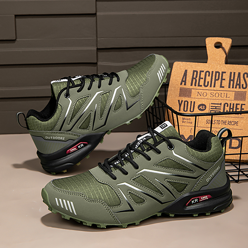 Scarpe ortopediche dal design ergonomico per dolori alla schiena, alle articolazioni e ai piedi: adatte a tutti gli uomini