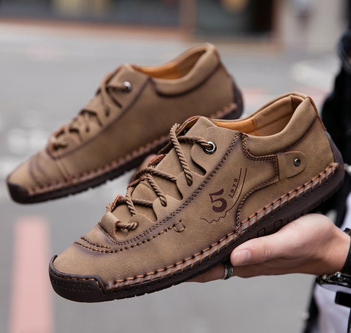 Scarpe ortopediche mediche Linokyr®: progettate ergonomicamente per alleviare il dolore alla schiena, ai piedi e alle articolazioni.