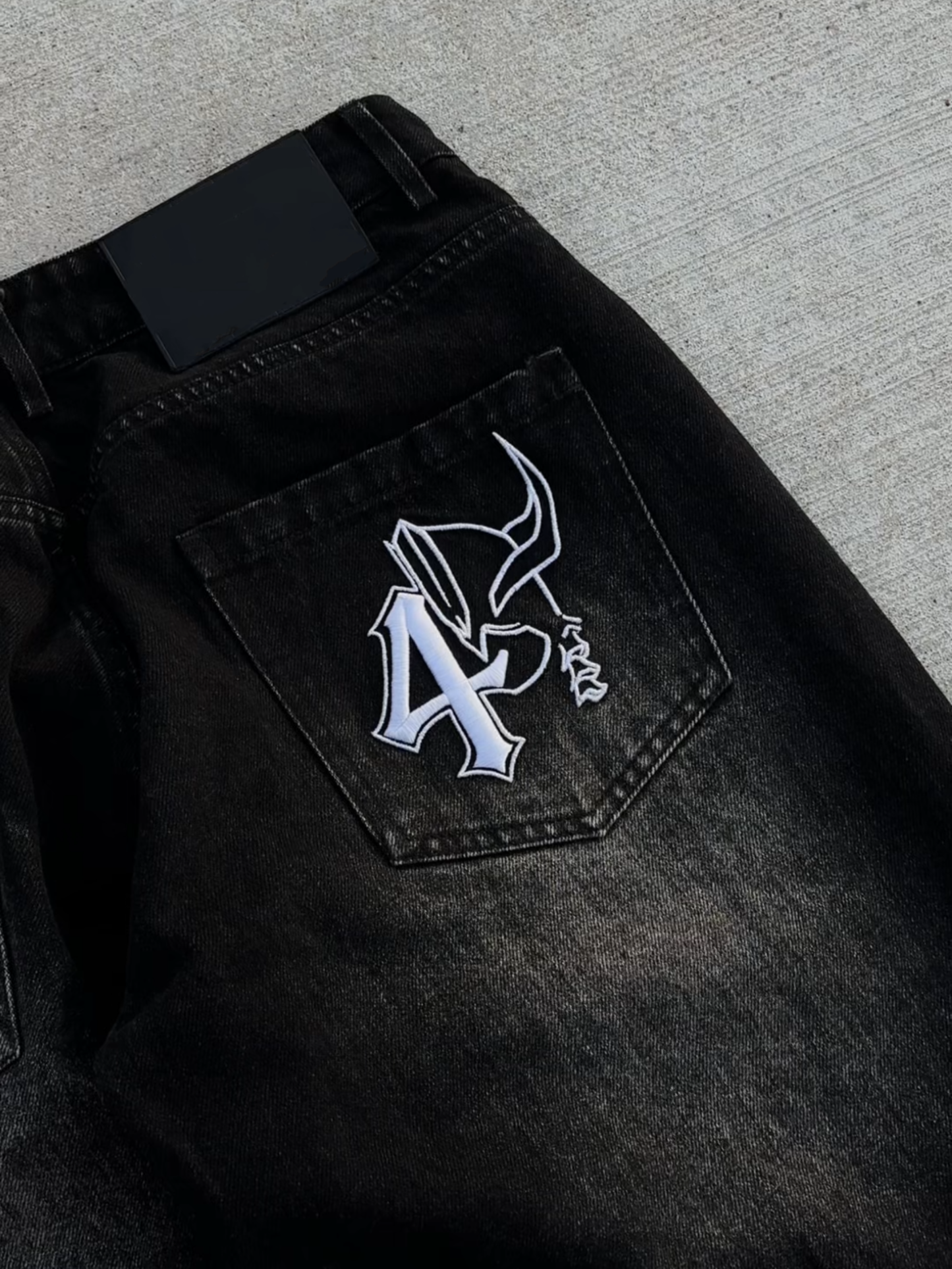 ULQUIORRA JEANS | BLEACH