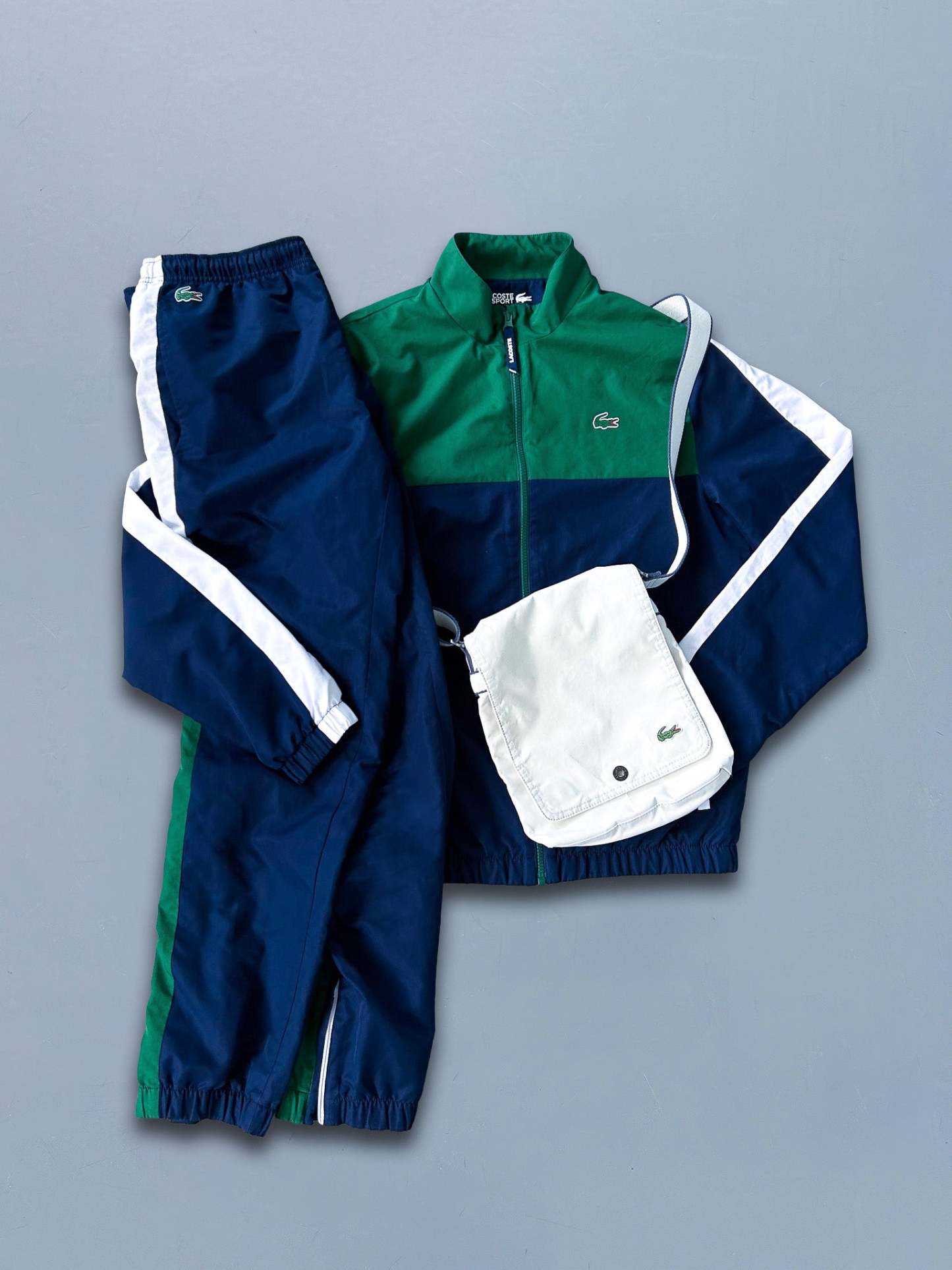 VINTAGE OUTFIT MYSTERY BOX (2 PIECES)