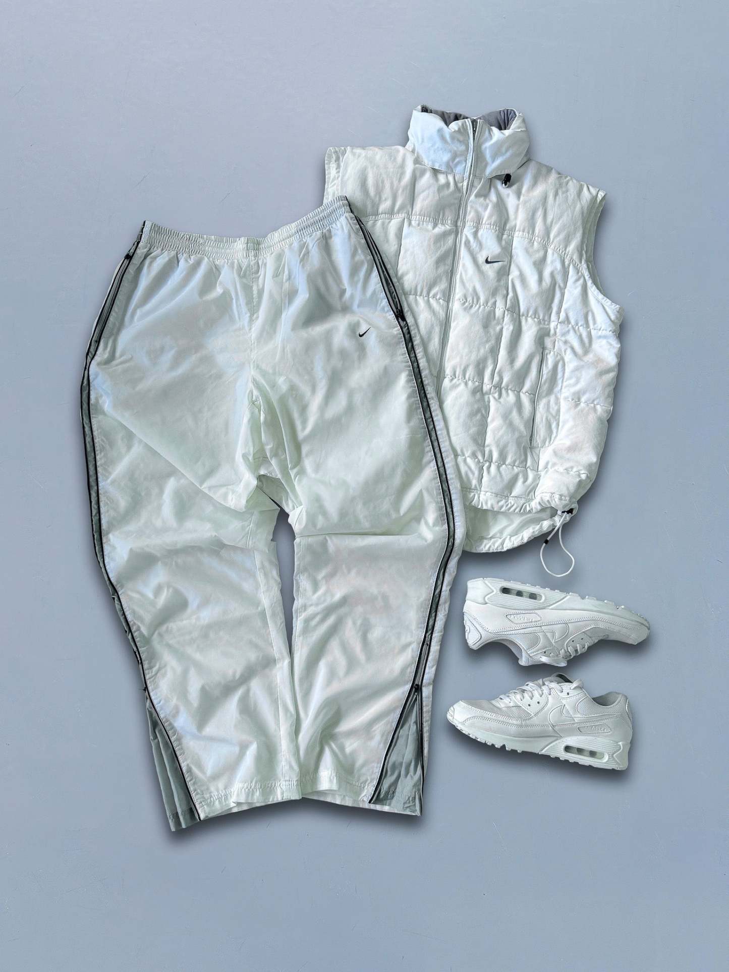 VINTAGE OUTFIT MYSTERY BOX (2 PIECES)