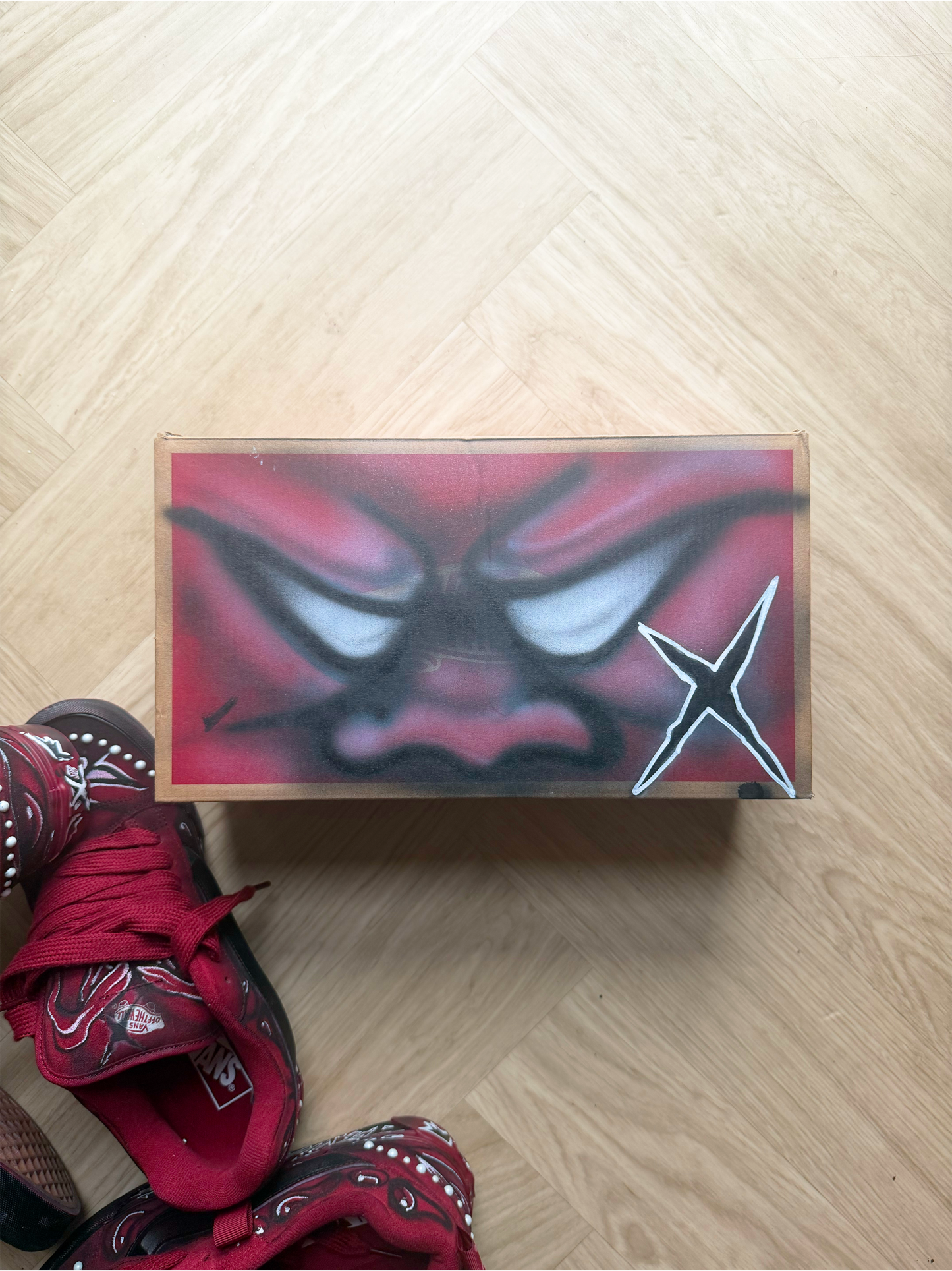 Airbrushed Pearlised Crimson knu skool Vans