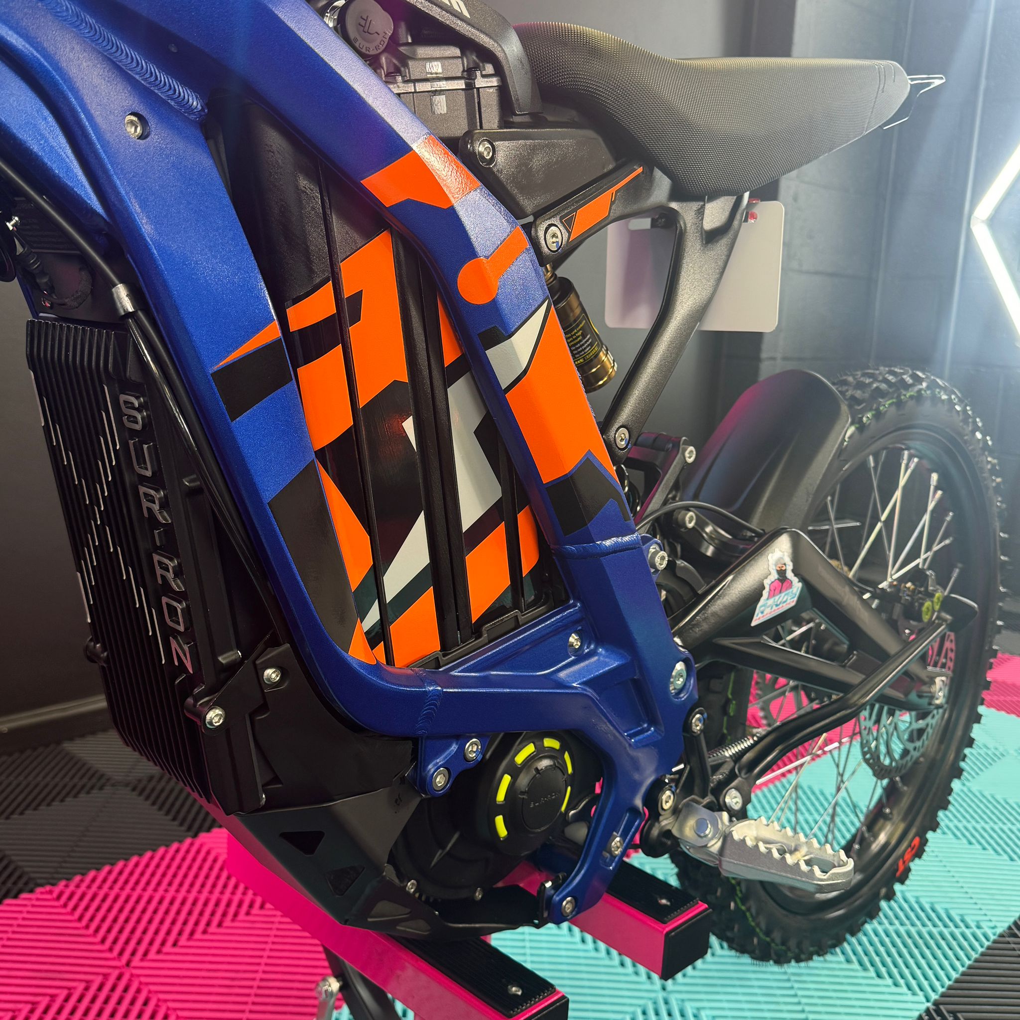 Sur-Ron Light Bee X 60v 40Ah In Blue And Orange