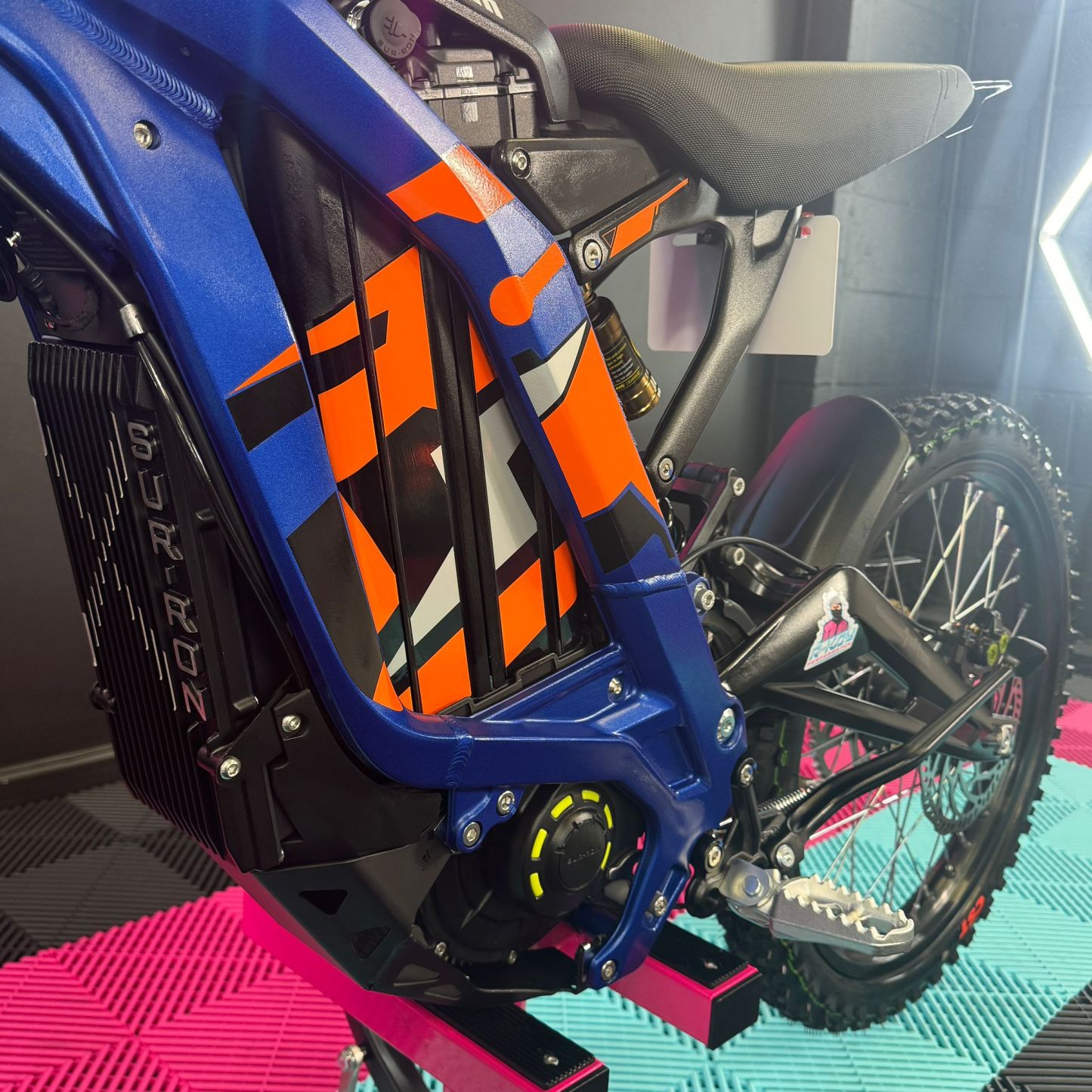 Sur-Ron Light Bee X 60v 40Ah In Blue And Orange