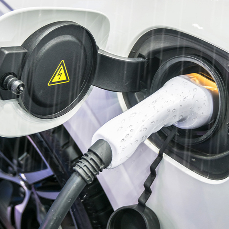 Tragbares Ladegerät für Elektroautos mit Typ-2-Stecker