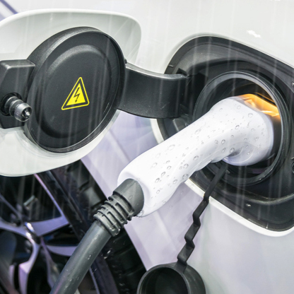 Tragbares Ladegerät für Elektroautos mit Typ-2-Stecker