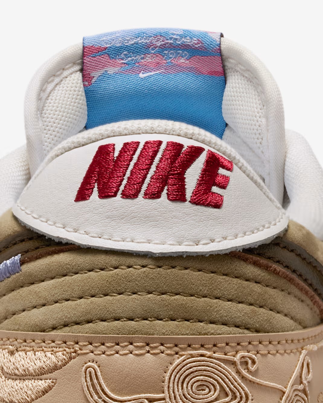 Dunk Low SE "LNY"