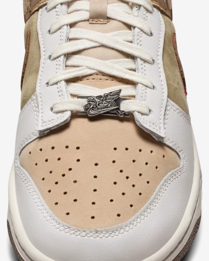 Dunk Low SE "LNY"