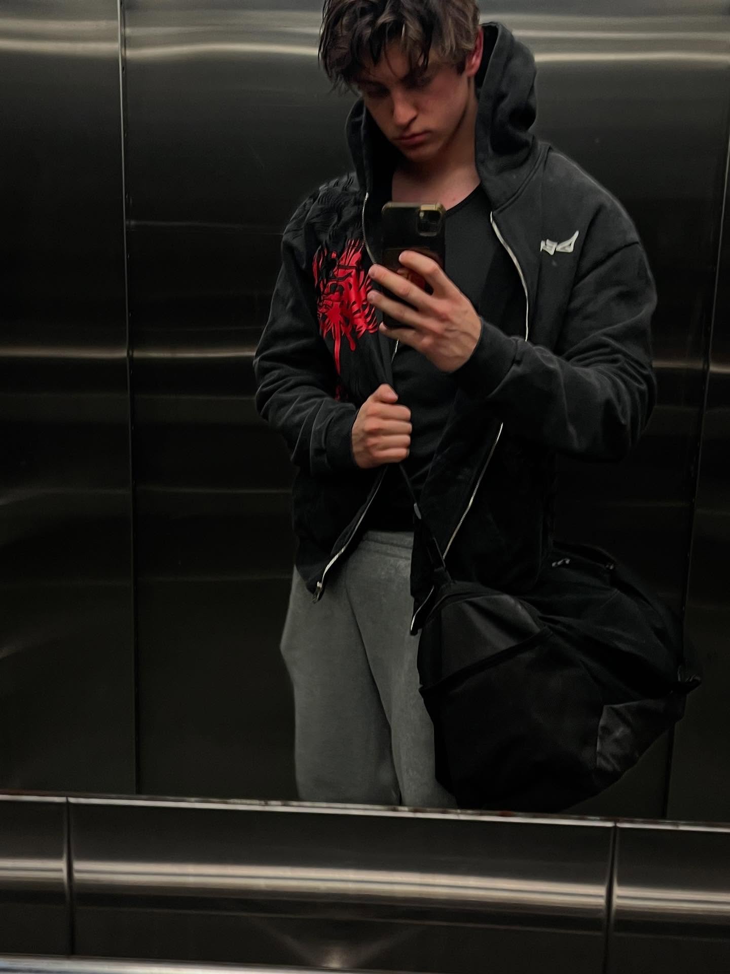 1000-7 Zip Up Hoodie