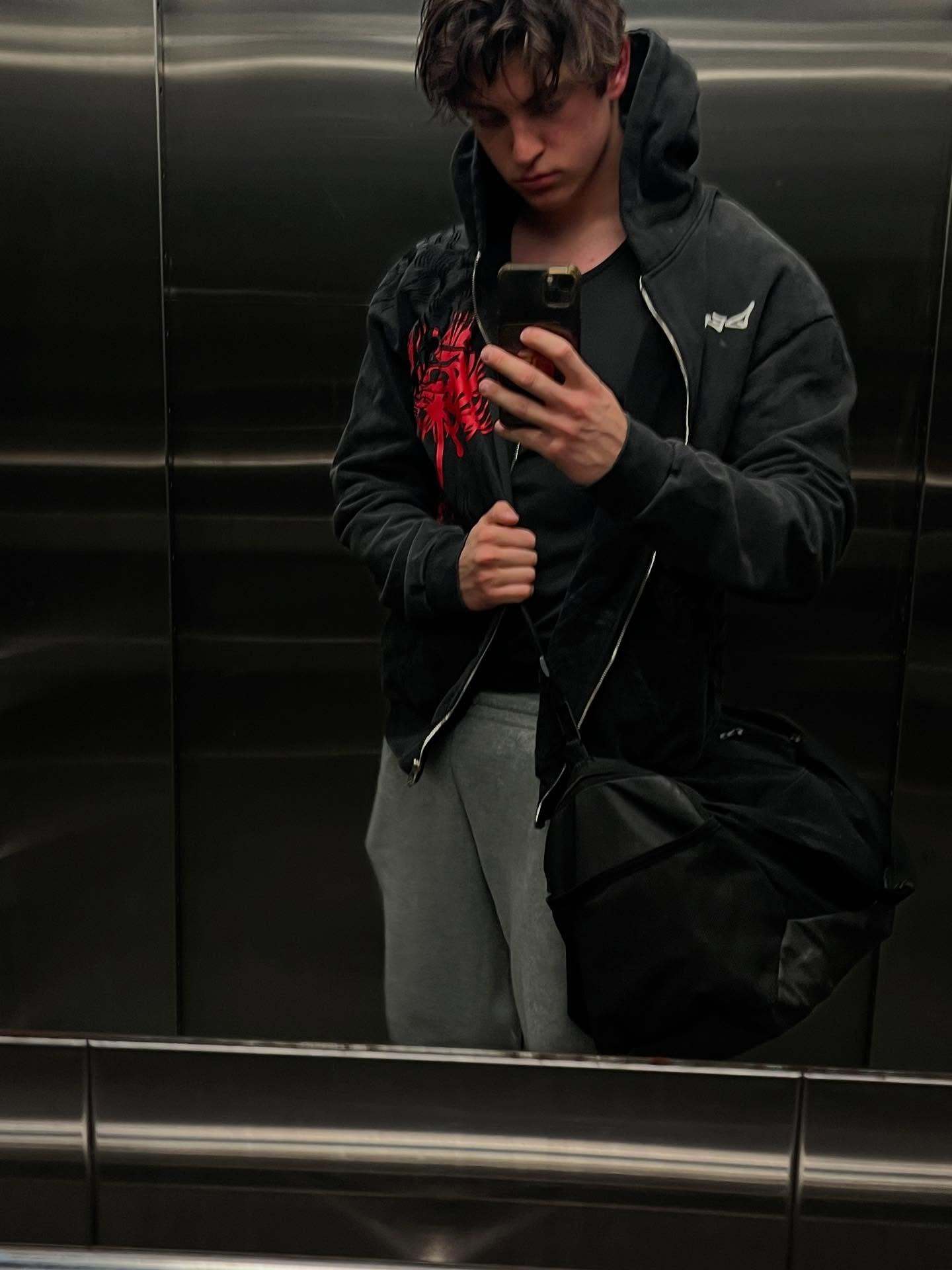 1000-7 Zip Up Hoodie