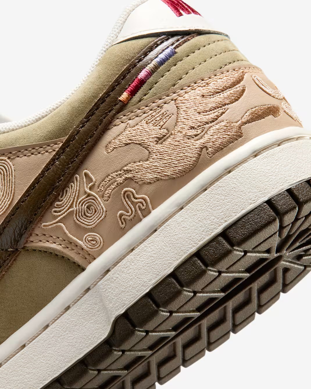 Dunk Low SE "LNY"