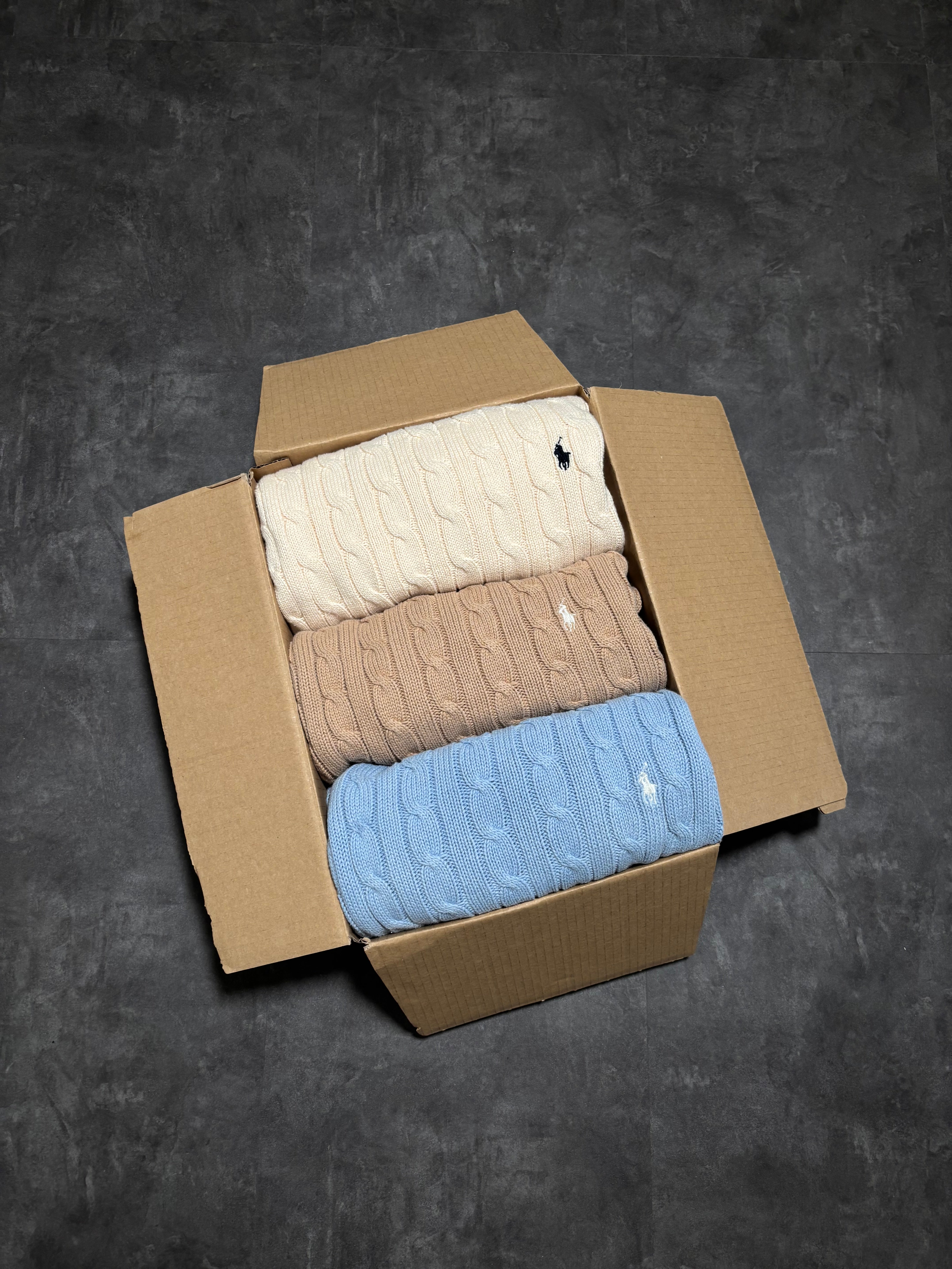 VINTAGE MYSTERY BOX (3 SWEATER)