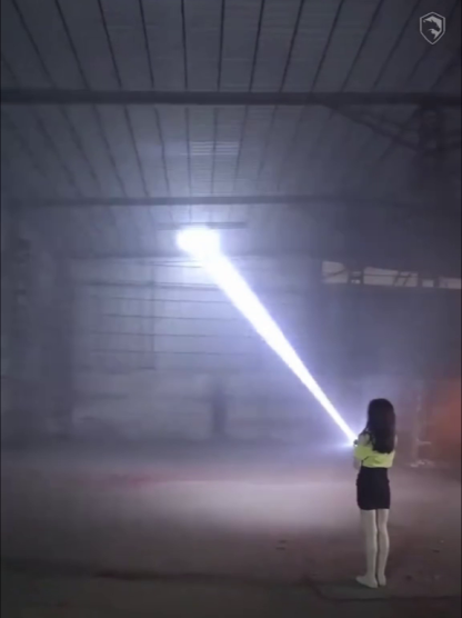【Mini-lampe torche 6000 lumens】Powerbank, lampe torche et feu de détresse SOS tout-en-un ! 🔦⚡🚨