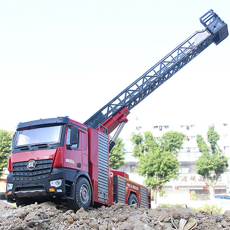  Toy 1/14 561 Sprayable Scaling Ladder Fire Truck 1561 RC Tractor 2.4G Remote Control Model Car