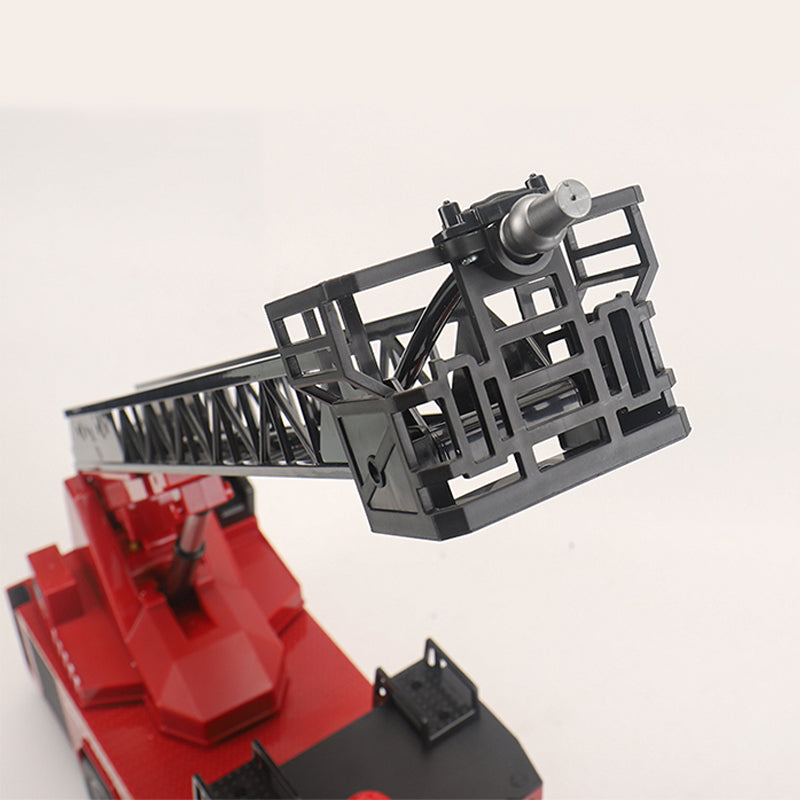  Toy 1/14 561 Sprayable Scaling Ladder Fire Truck 1561 RC Tractor 2.4G Remote Control Model Car