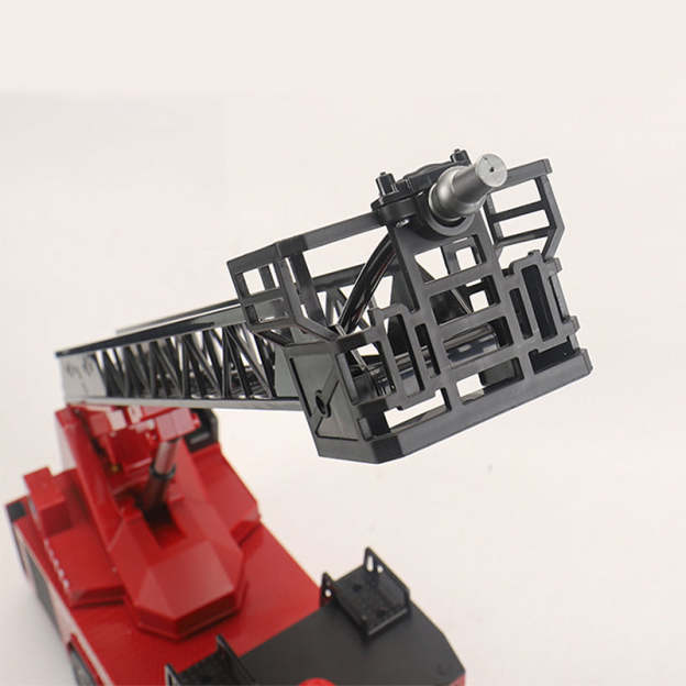  Toy 1/14 561 Sprayable Scaling Ladder Fire Truck 1561 RC Tractor 2.4G Remote Control Model Car