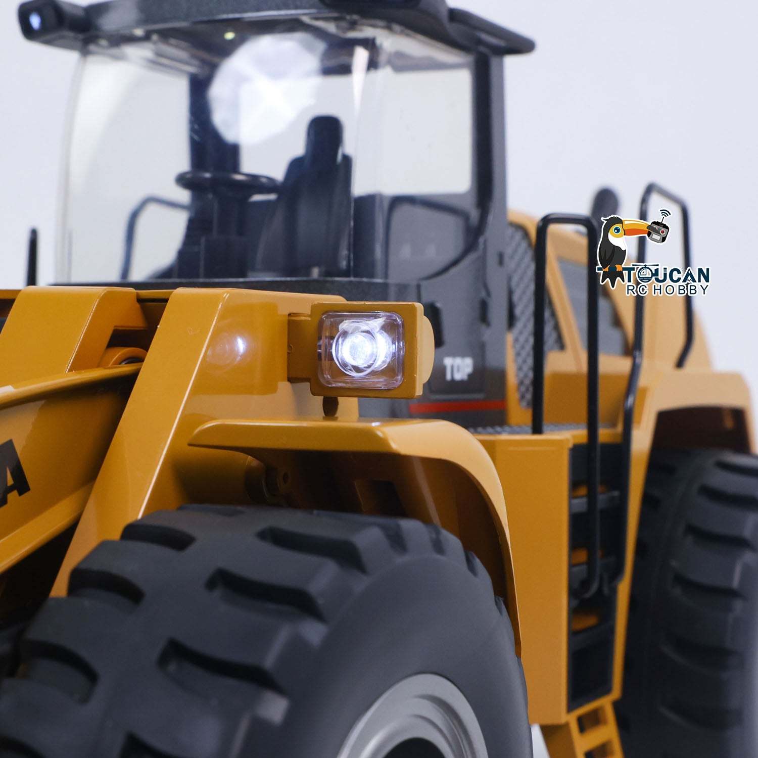 Fast Free Shipping for EU 1/14 HUINA Toys 2.4G 10CH Radio Controlled Loader 1583 Assembled Electric Lifting System Lights Sound RC Construction Vehicles