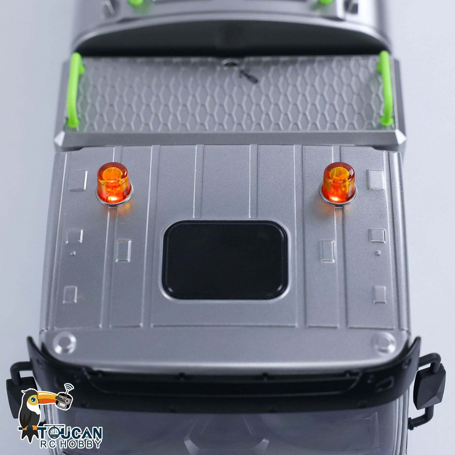 1/18 1316 Spray Fog Cannon Truck 9CH RC Car 2.4G Remote Control Model Plastic Toys Battery Charger