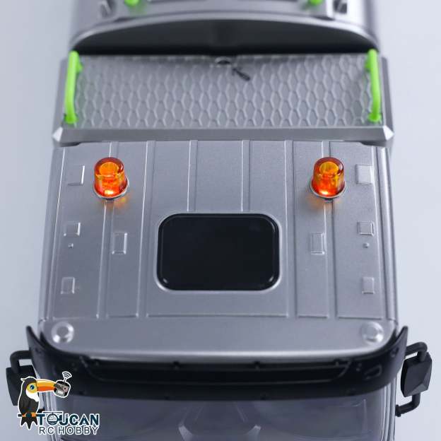 1/18 1316 Spray Fog Cannon Truck 9CH RC Car 2.4G Remote Control Model Plastic Toys Battery Charger