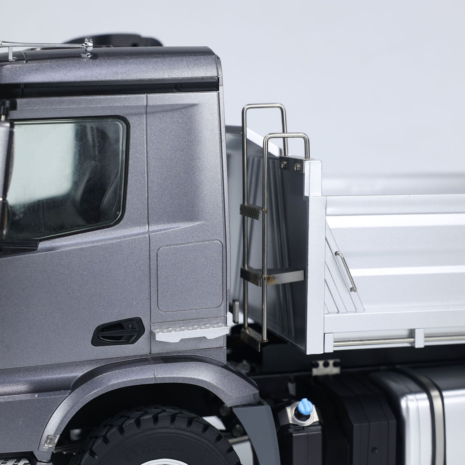 1/14 Scale 5701 RTR RC Dump Truck 4x4 Remote Control Tipper Car Ready To Go With Sound Light Battery Transmitter Model